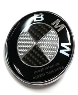 Наклейка БМВ карбон (78 мм) на капот / багажник - фото 25149